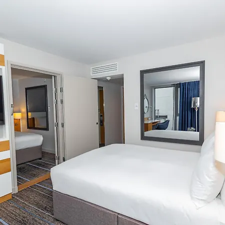 Doubletree By Hilton Hotel London - Tower Of London Exterior photo