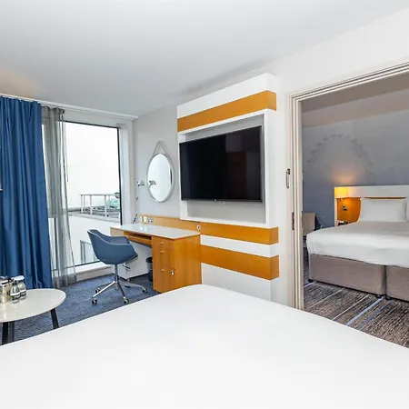 Doubletree By Hilton Hotel London - Tower Of London Exterior photo